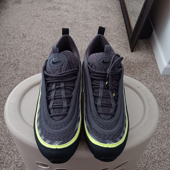 Nike Men\'s Gray and Neon Green Sneakers